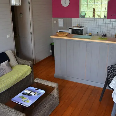 Bienvenue dans notre Gîte Naves  Extérieur photo
