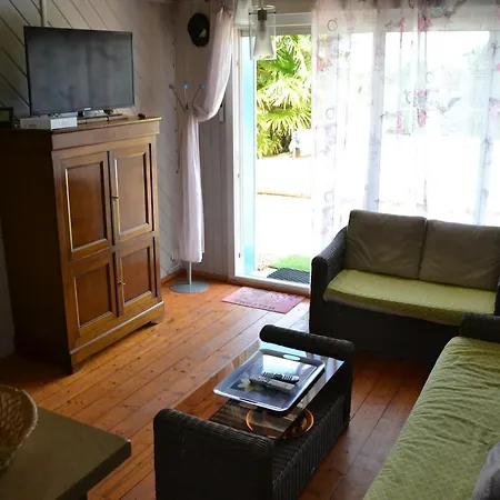 Bienvenue dans notre Gîte Naves  Extérieur photo